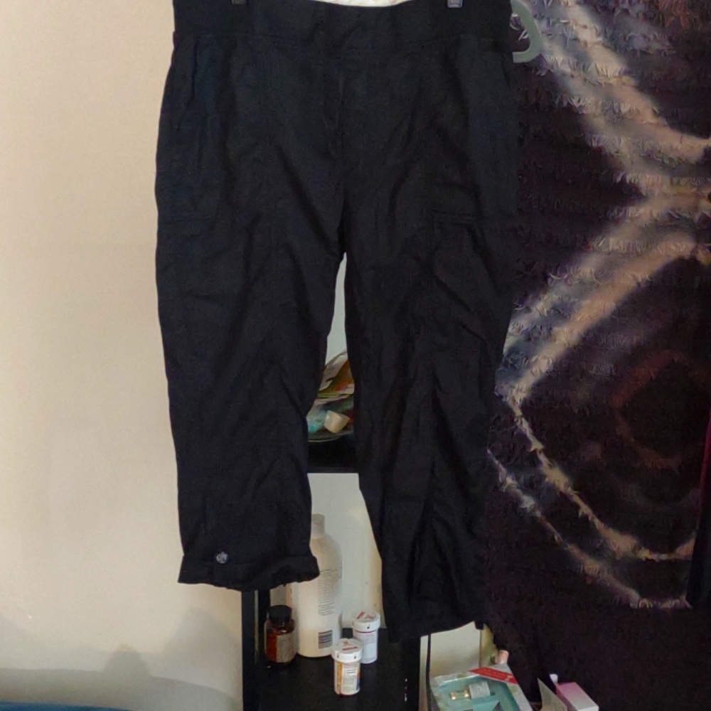 Kohl's SO Xl comfortable clam diggers Crop length when unrolled drawstring black